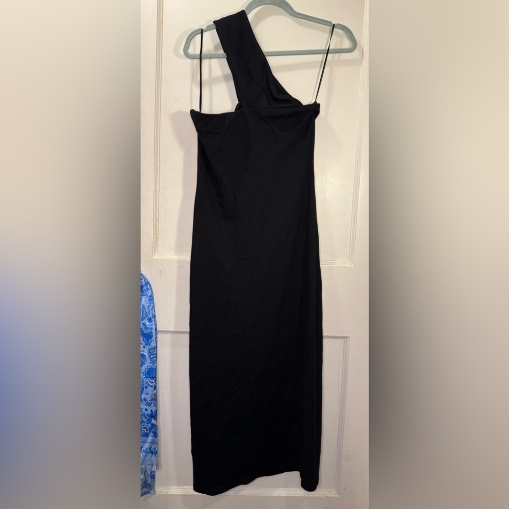 Marcella ‘Caterina’ Black One-Shoulder Dress - Picture 5 of 8